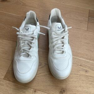 Veja Men's White and Green Sneakers